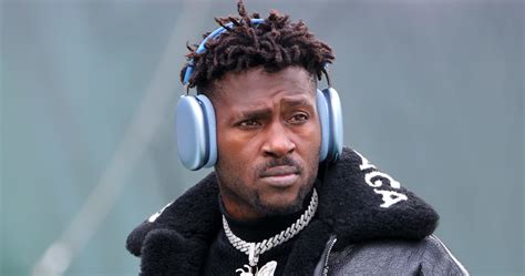 antonio brown leaked|WATCH: Video footage shows Antonio Brown exposing himself,。